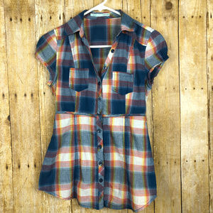 Maurices Plaid Botton Up Short Sleeve Blouse